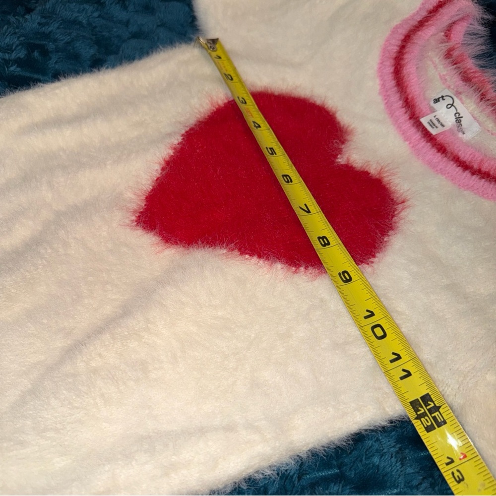 New Art Class Girls' Valentine's Day Fuzzy Heart Sweater Ivory M / L Vs7 - Picture 3 of 5
